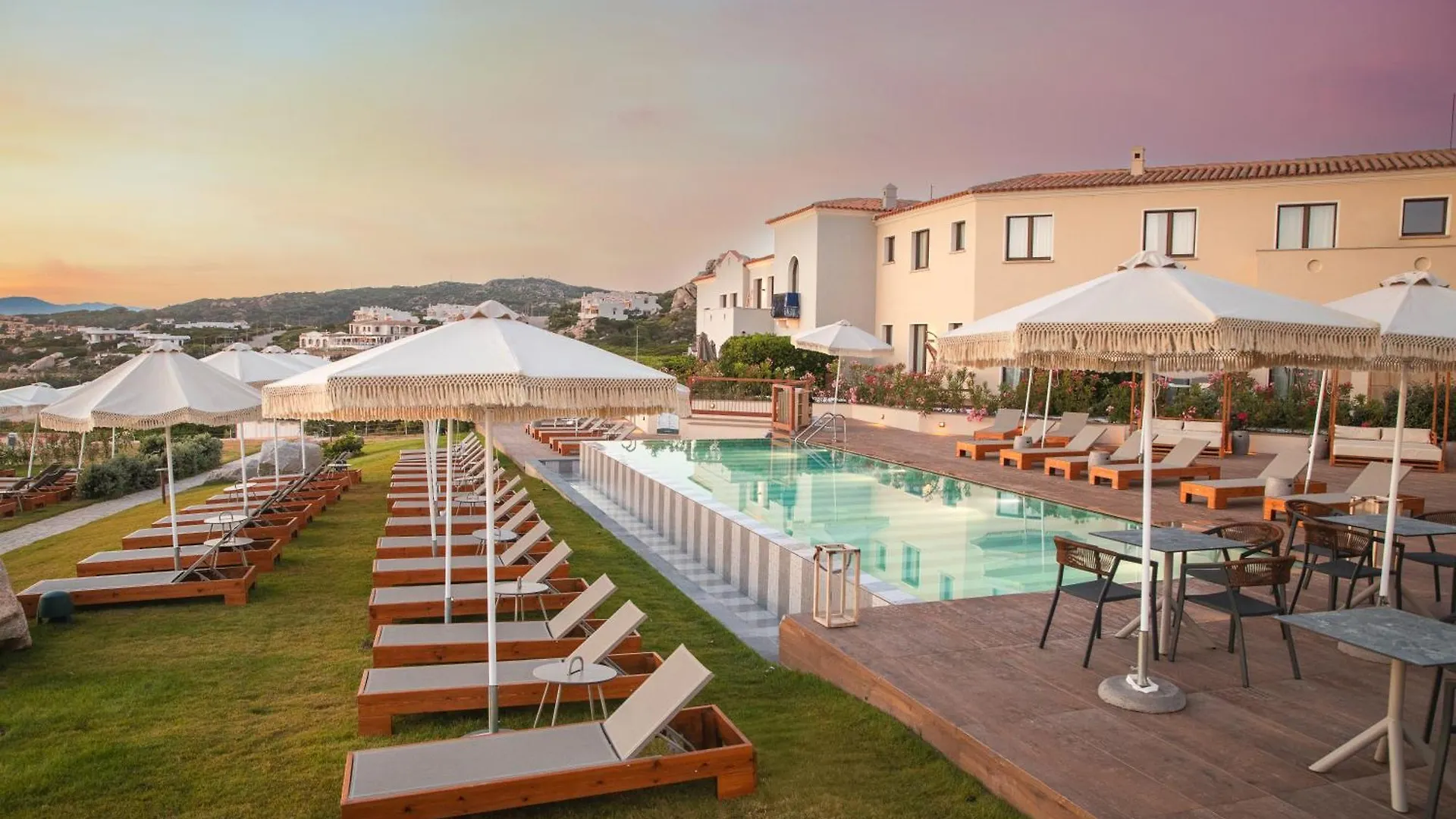 Rezort Hotel Mangia'S Santa Teresa Sardinia, Curio Collection By Hilton Santa Teresa Gallura